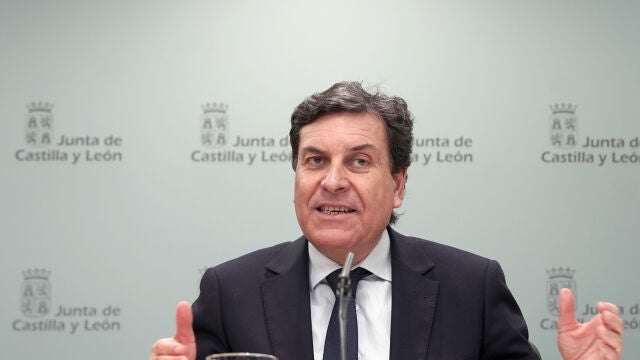 El consejero de Economía y Hacienda, Carlos Fernández Carriedo