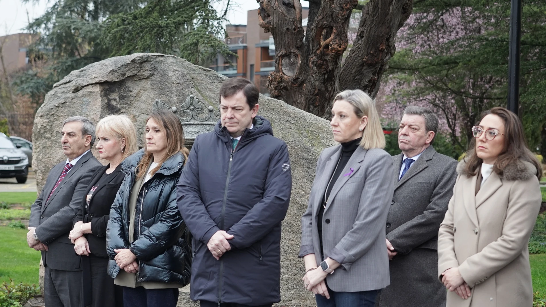 El Gobierno de Castilla y León guarda un minuto de silencio por la primera víctima de violencia de género en la comunidad en este 2025