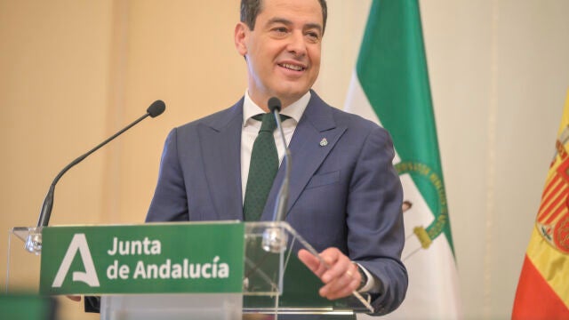 El presidente de la Junta de Andalucía, Juanma Moreno, visita Aragón y se reúne con Azcón 