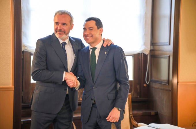 El presidente de la Junta de Andalucía, Juanma Moreno, visitó Aragón y se reunió con Azcón