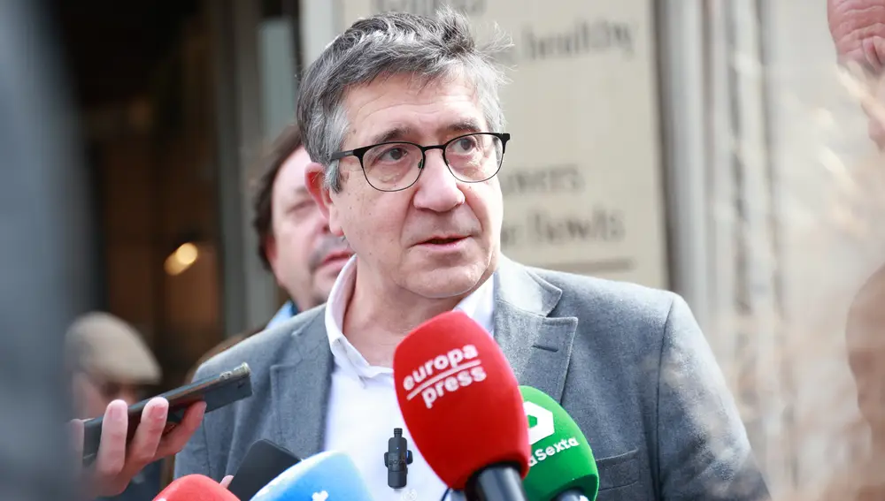 Patxi López cree que Mazón "llega tarde y mal" viéndose con algunas víctimas y que "debería irse y convocar elecciones"