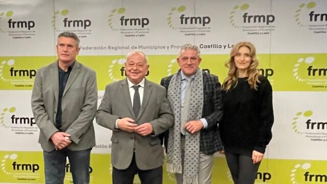 Santonja y Mar Sancho junto a Mariano Martínez y José María Bravo en la FRMP