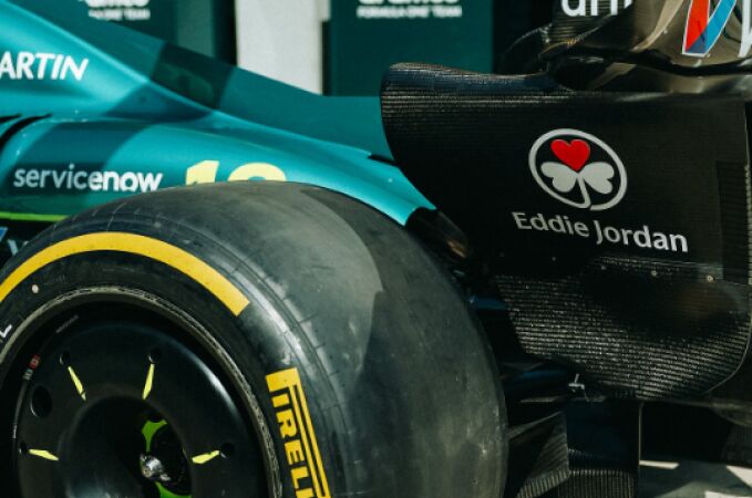 El emotivo homenaje a Eddie Jordan en el coche de Fernando Alonso