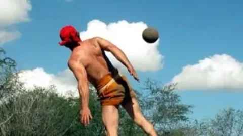 El origen del fútbol se encuentra a miles de kilómetros del territorio inglés
