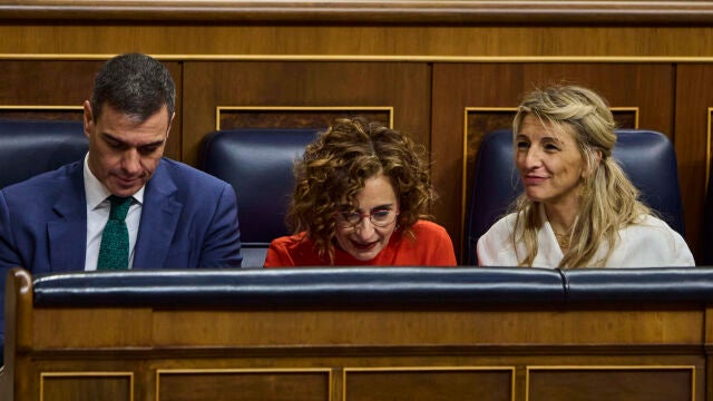 Pedro Sánchez, María Jesús Montero y Yolanda Díaz