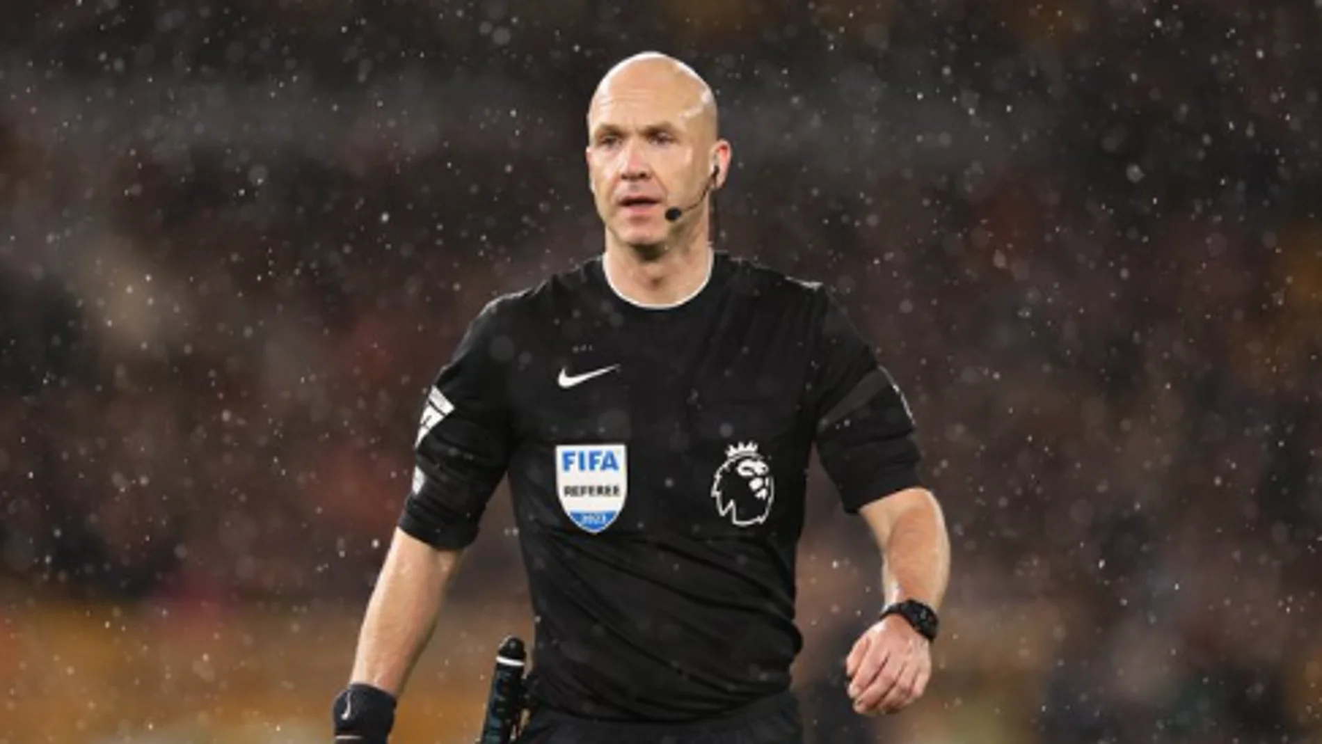 Salen a la luz los salarios de los árbitro ingleses y esta la diferencia con los españoles