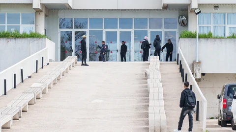 Fachada principal del centro de acogida de menores migrantes no acompañados, la Cantueña en Fuenlabrada. David