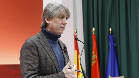 El secretario general del PSOE de Castilla y León, Carlos Martínez, analiza noticias de actualidad