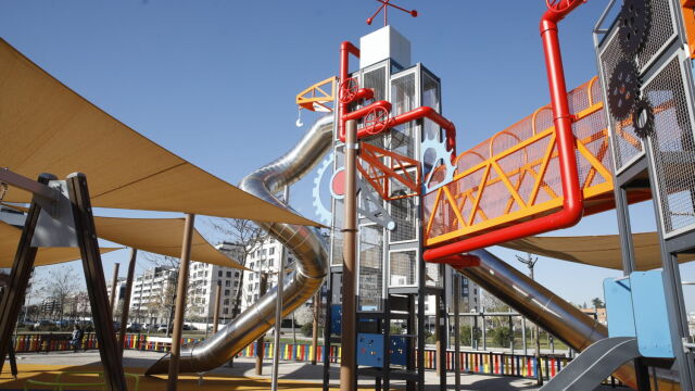 El barrio de Madrid con un parque infantil temático centrado en el mundo de la ingeniería 