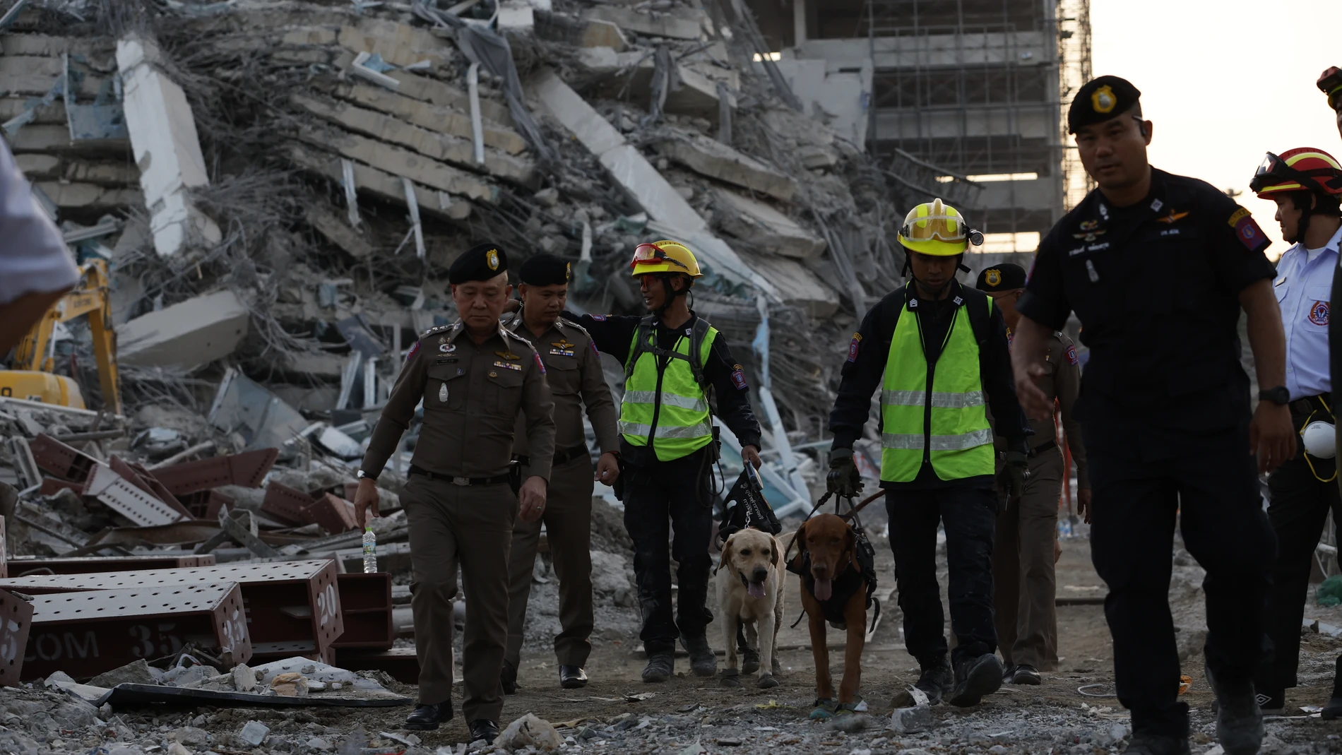 Las imágenes del terremoto que ha dejado decenas de muertos en Birmania