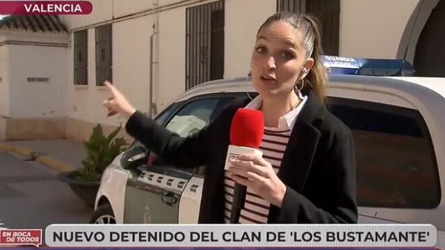 Agreden en directo a una reportera de 'En boca de todos': "Te doy y te mato"