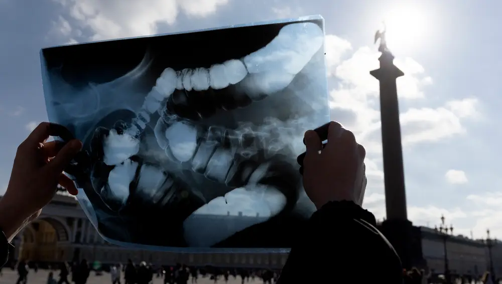 Partial solar eclipse in St. Petersburg