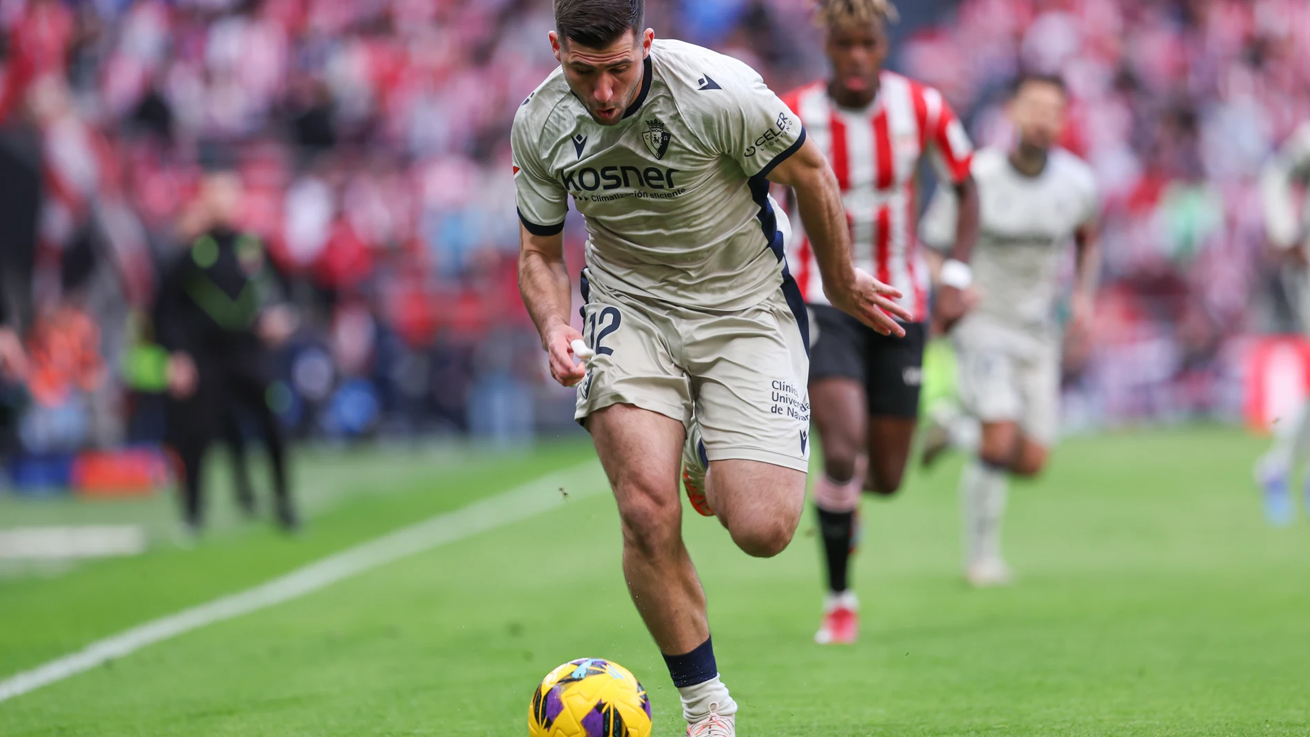 Jesus Areso of CA Osasuna in action during the Spanish league, LaLiga EA Sports, football match played between Athletic Club and CA Osasuna at San Mames Stadium on March 30, 2025 in Bilbao, Spain. AFP7 30/03/2025 ONLY FOR USE IN SPAIN