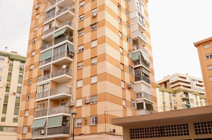 Fallecen un hombre y una mujer tras caer de un edificio en Málaga capital