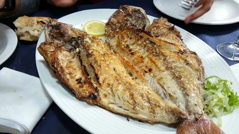 ¿Conoces el secreto del mejor asador de pescados de Cantabria?