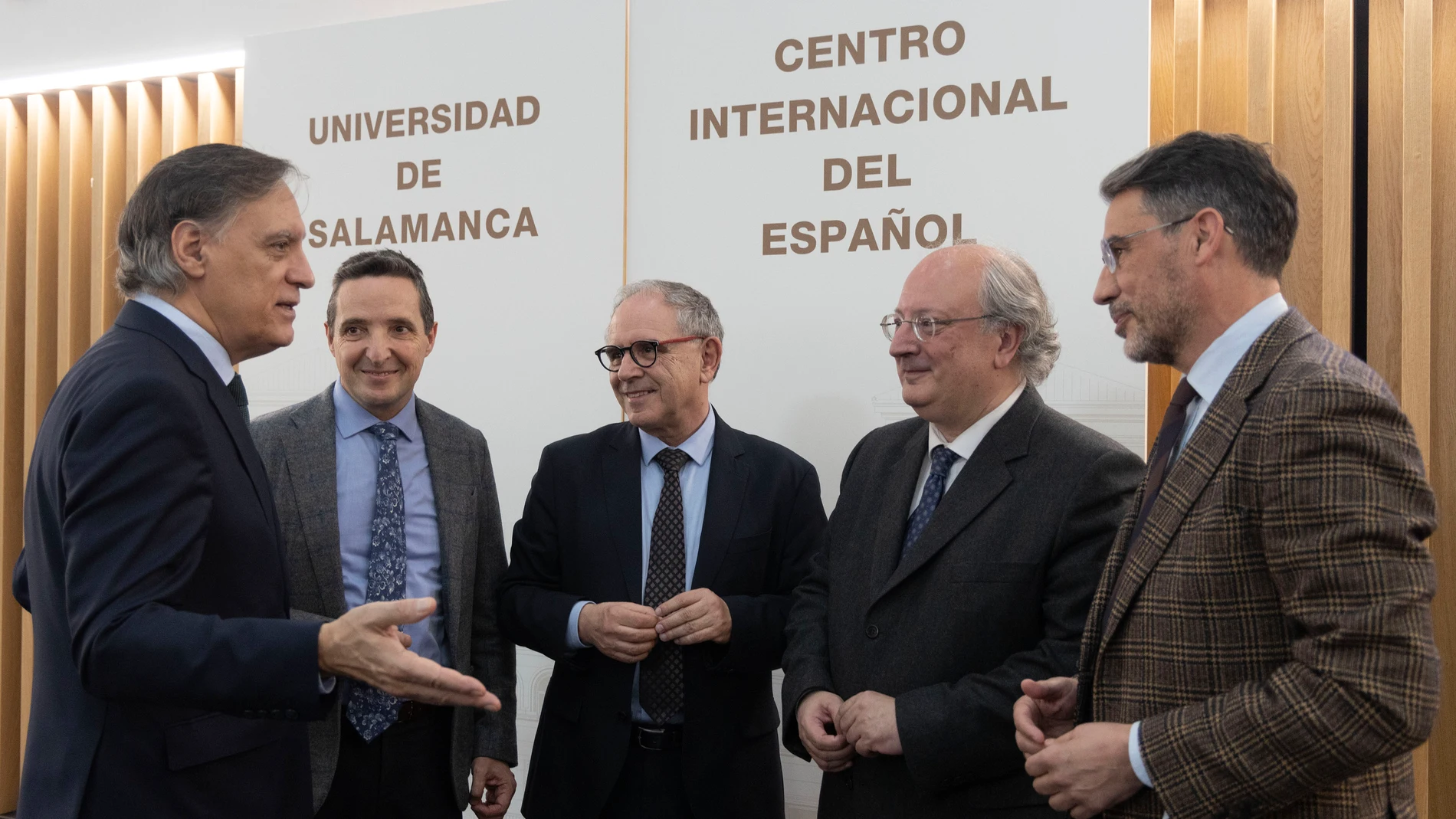 García Carbayo, Juan Manuel Corchado, Antonio Muro, Enrique Cabero y Ángel Luis Peralvo, en la jornada