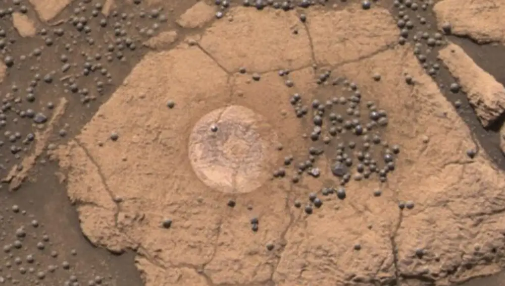 Qué son los misterioros "arándanos" hallados en Marte