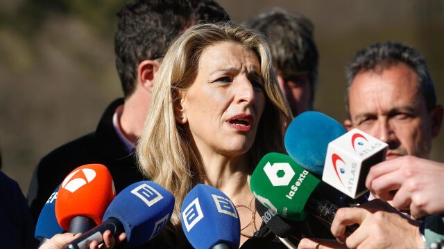 Yolanda Díaz exige al emérito explicaciones por su situación fiscal y ser ejemplar tras demandar a Revilla