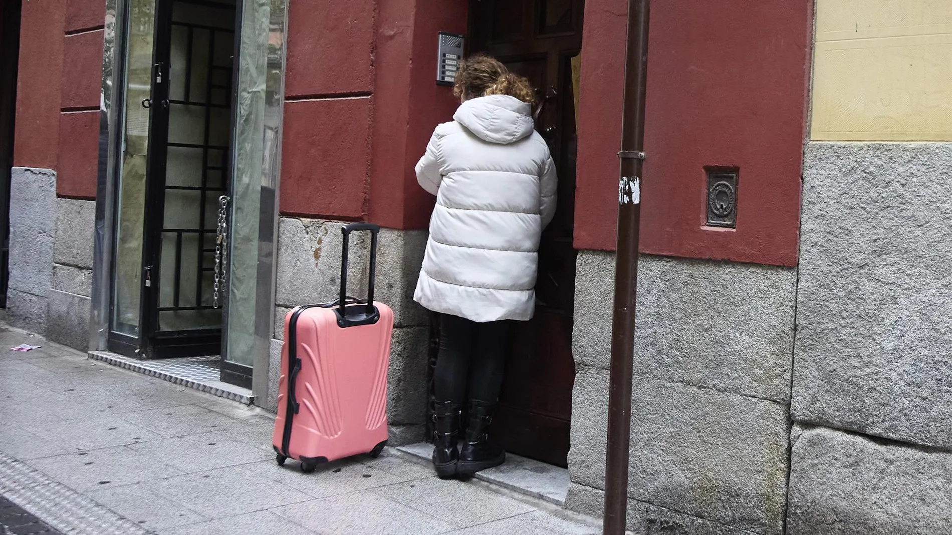 MADRID.-Bustinduy y la FRAVM se reúnen este jueves para abordar la modificación normativa que afecta a los pisos turísticos