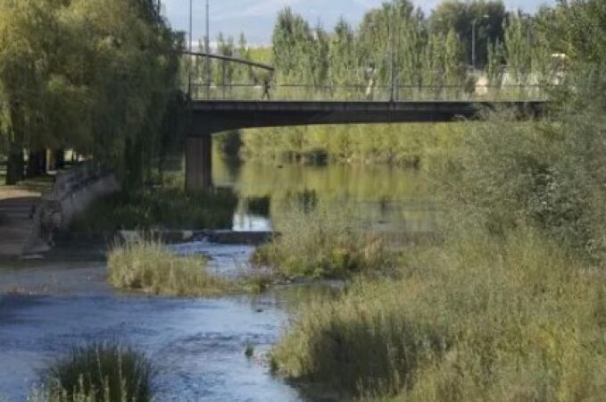 Paseo junto al río Bernesga a su paso por León