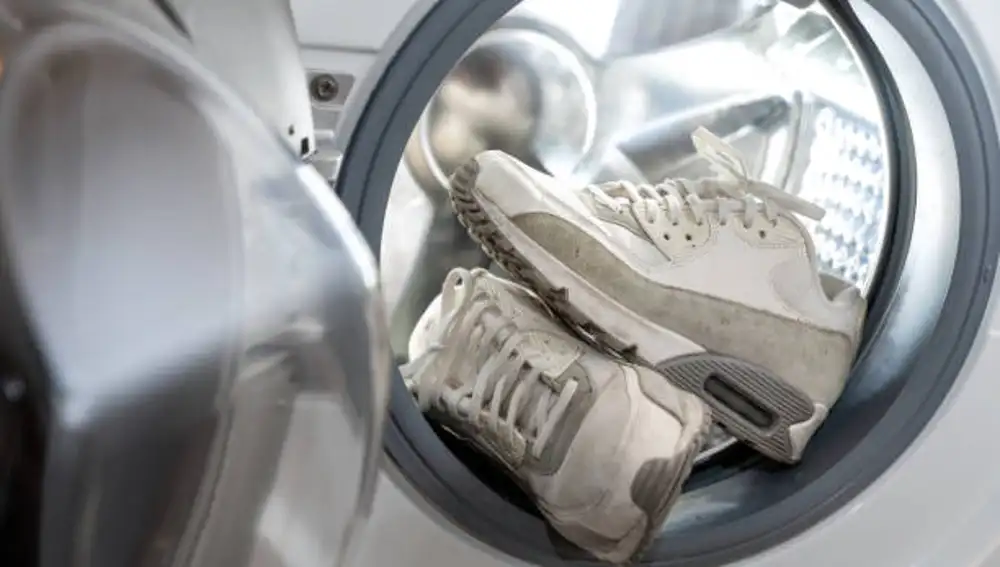 El truco para lavar las zapatillas en la lavadora y que queden como nuevas