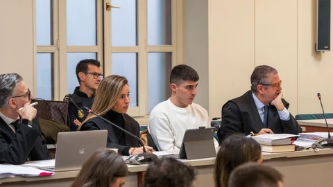 Los acusados de matar a un joven en un apeadero de Cantabria dicen que cayó solo a la vía