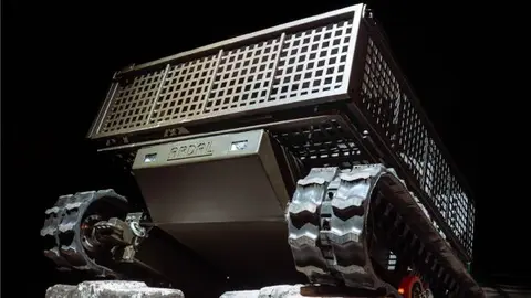 Así rescató el robot ARDAL 920 a 3 soldados de Ucrania atrapados tras las líneas rusas.