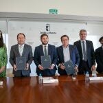 Dos pueblos de Toledo estrenarán muy pronto una nueva parada de autobús para estudiantes en la UCLM