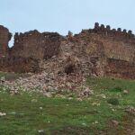 Así ha quedado una de las torres del castillo de Almonacid en Toledo tras su derrumbe por la lluvia