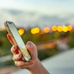  Todos lo tienen encendido: la función del móvil que debes desactivar para evitar estafas