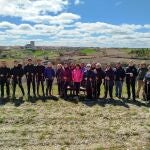 Participantes de la primera experiencia de Marcha Nórdica y Trufiturismo en Canalejas de Peñafiel (Valladolid)
