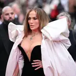 Jennifer Lopez con lookazo de diva.