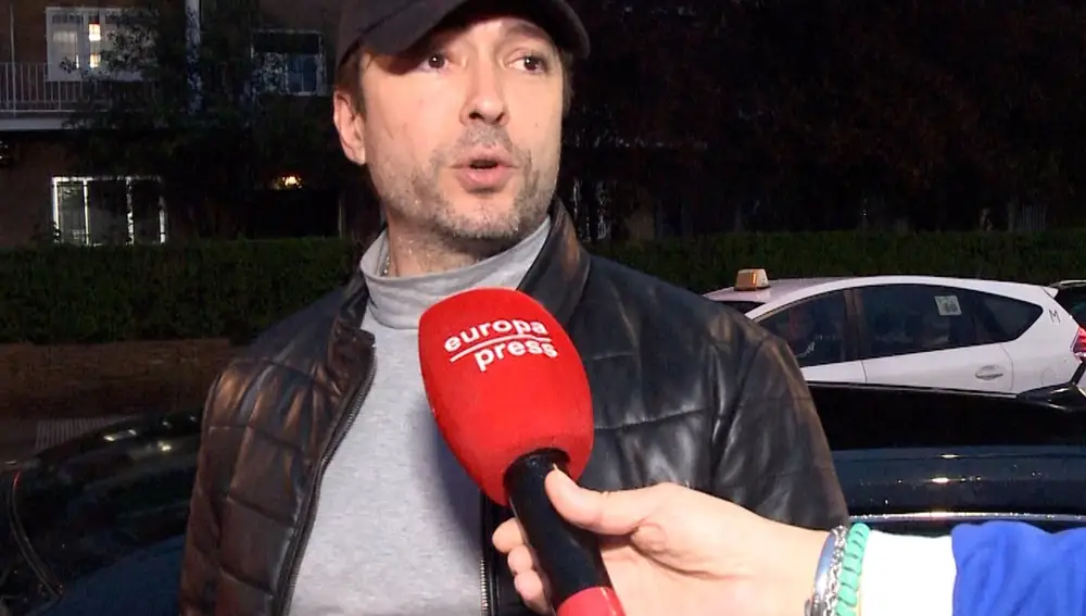 Ángel Cristo reacciona sin pelos en la lengua a la demanda del Rey Juan Carlos a Revilla: "Dos tetas tiran más que..."