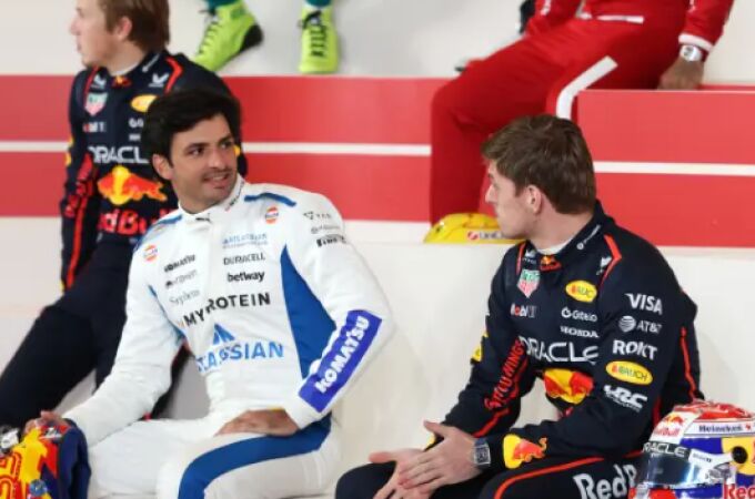 Un piloto español dispara con bala contra Red Bull: "Lo de Sainz fue una cagada... blanco y en botella"