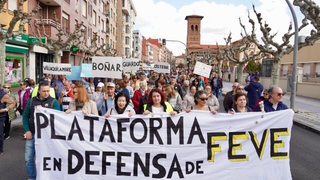 Clamor en León para que los trenes de Feve vuelvan a llegar al centro de la ciuda