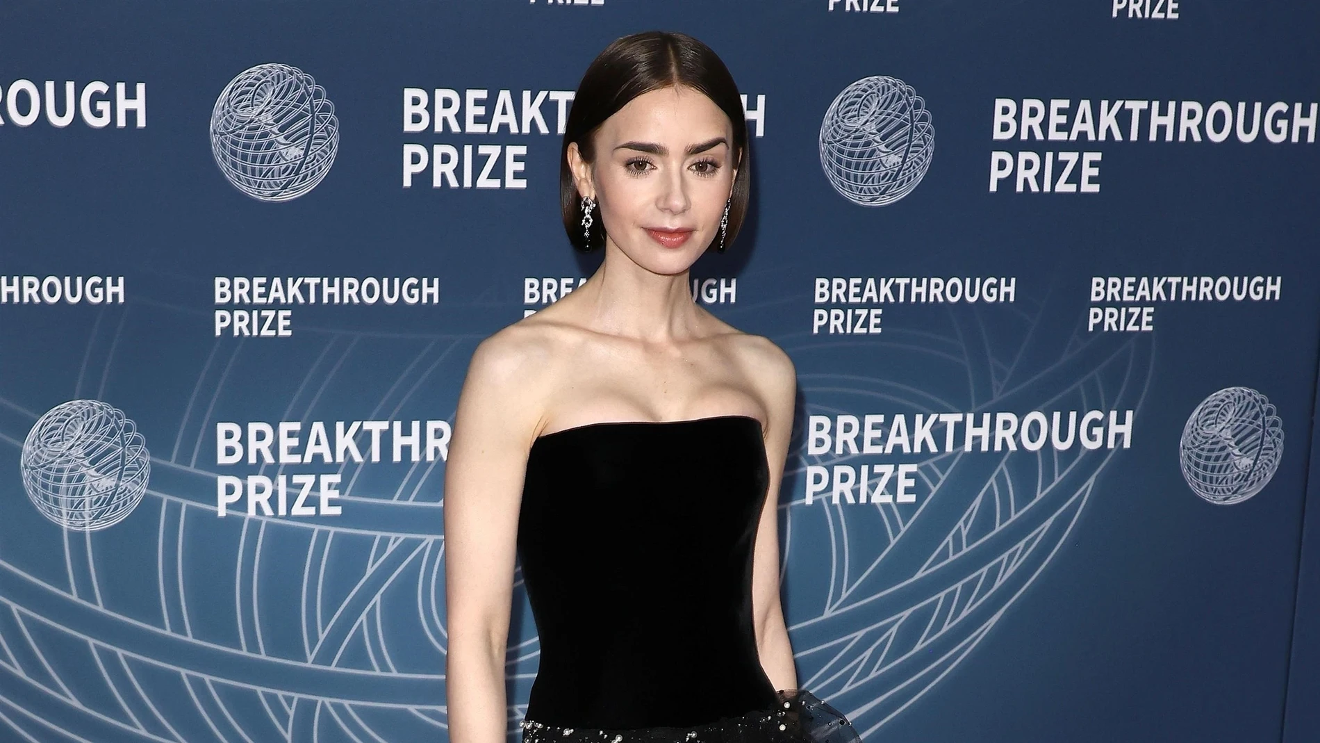 Lily Collins en los Breakthrough Prize Awards.