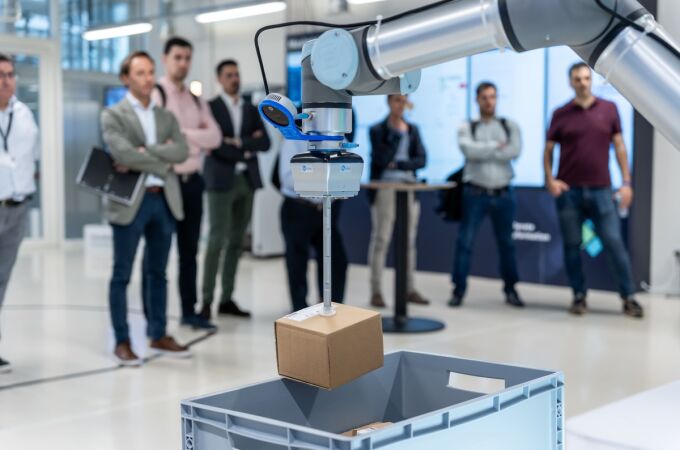 Robots, vehículos autónomos e IA para dotar a la industria de flexibilidad