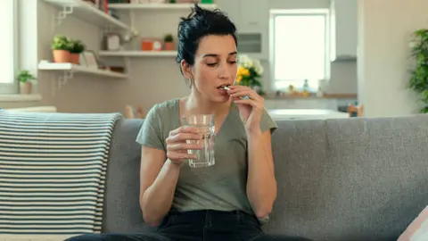 La bebida con la que no puedes tomarte pastillas: mucha gente se piensa que no pasa nada