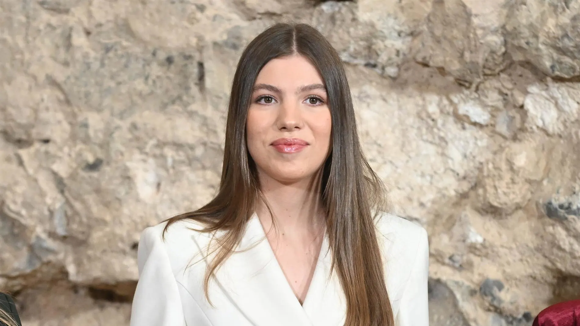 La Infanta Sofía en un acto en solitario con traje al estilo Letizia.
