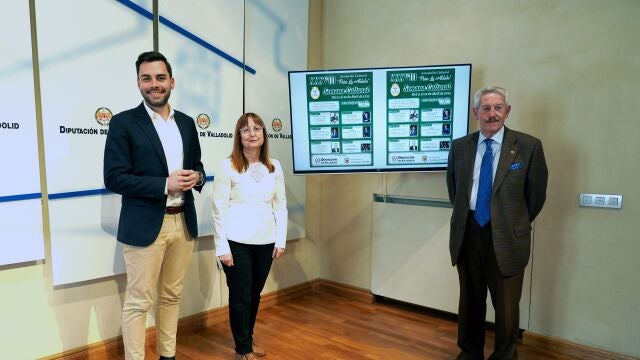 Aurelio Martín presenta la Semana Cultural de Pedraja de Portillo junto a la alcaldesa Henar González y el duiputado Roberto Migallón