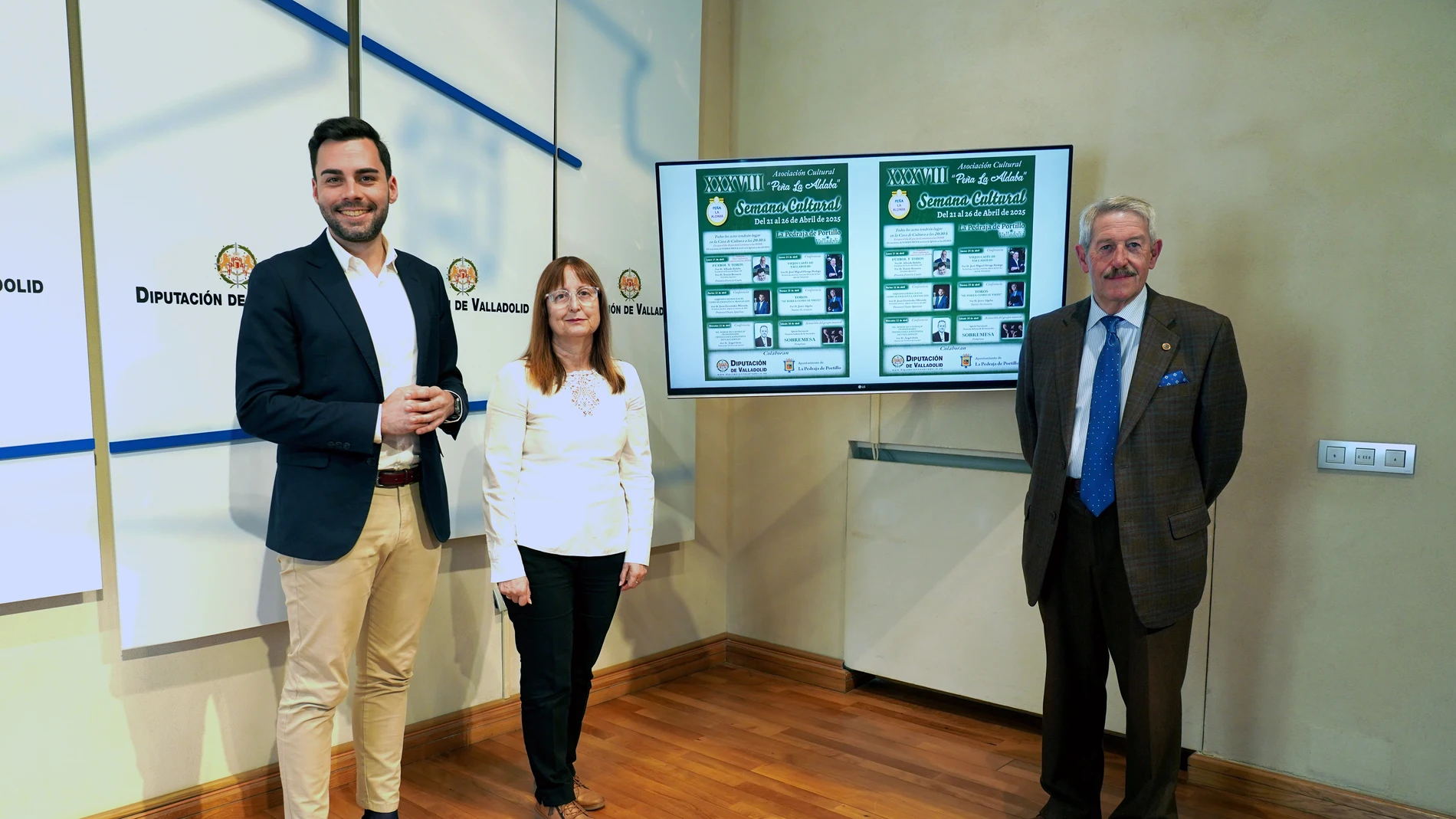 Aurelio Martín presenta la Semana Cultural de Pedraja de Portillo junto a la alcaldesa Henar González y el duiputado Roberto Migallón