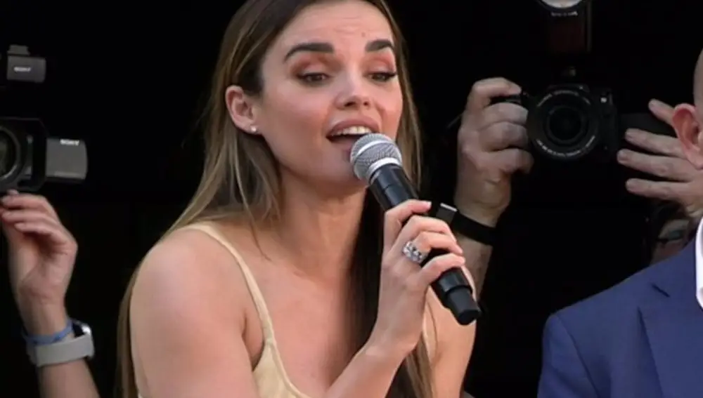 Melody, aclamada como una verdadera estrella en su localidad, Dos Hermanas, antes de viajar a Eurovisión