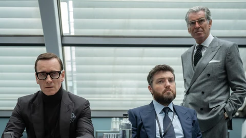 Michael Fassbender, Pierce Brosnan y Tom Burke