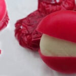 Los clientes se llevan una sorpresa al descubrir para que sirve el envoltorio rojo del queso Babybel