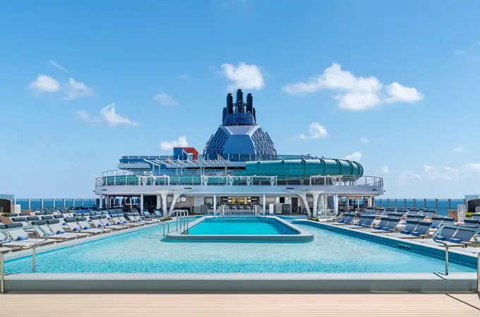 «Purple waves»: así se estrena un crucero al ritmo de Prince «Purple waves»: así se estrena un crucero al ritmo de Prince