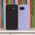 Dos de lo colores del Google Pixel 9a