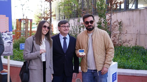Las familias reciben las llaves de las 116 viviendas de alquiler asequible construidas por el Ayuntamiento en Cañaveral