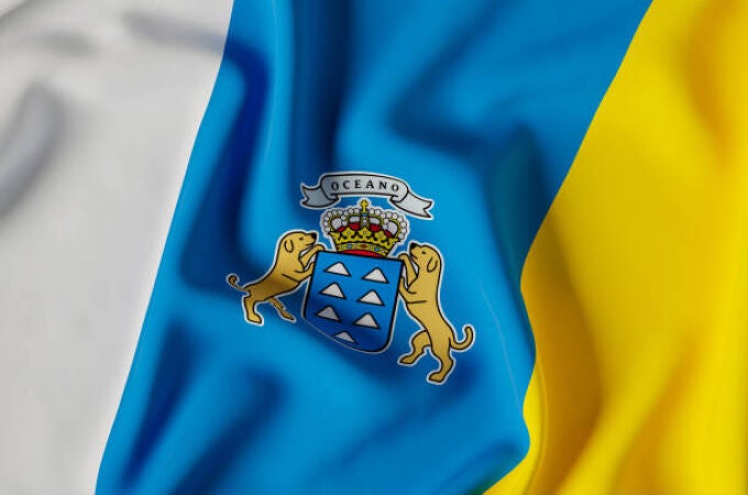 La historia oculta de la bandera de Canarias: ¿qué representan el blanco, azul y amarillo?