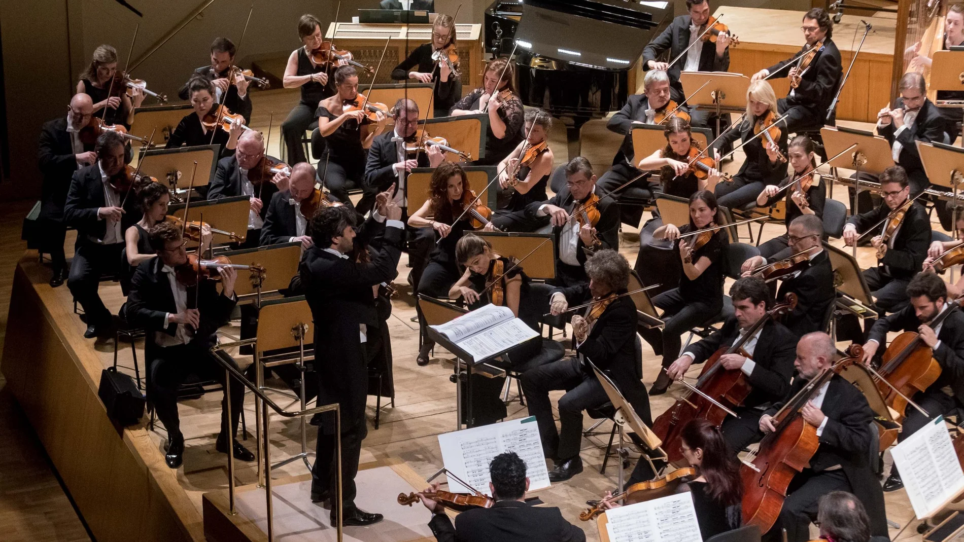 David Afkham y la Orquesta Naciona