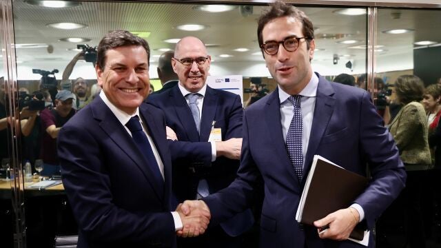 Carlos Fernández Carriedo junto al ministro Carlos Cuerpo